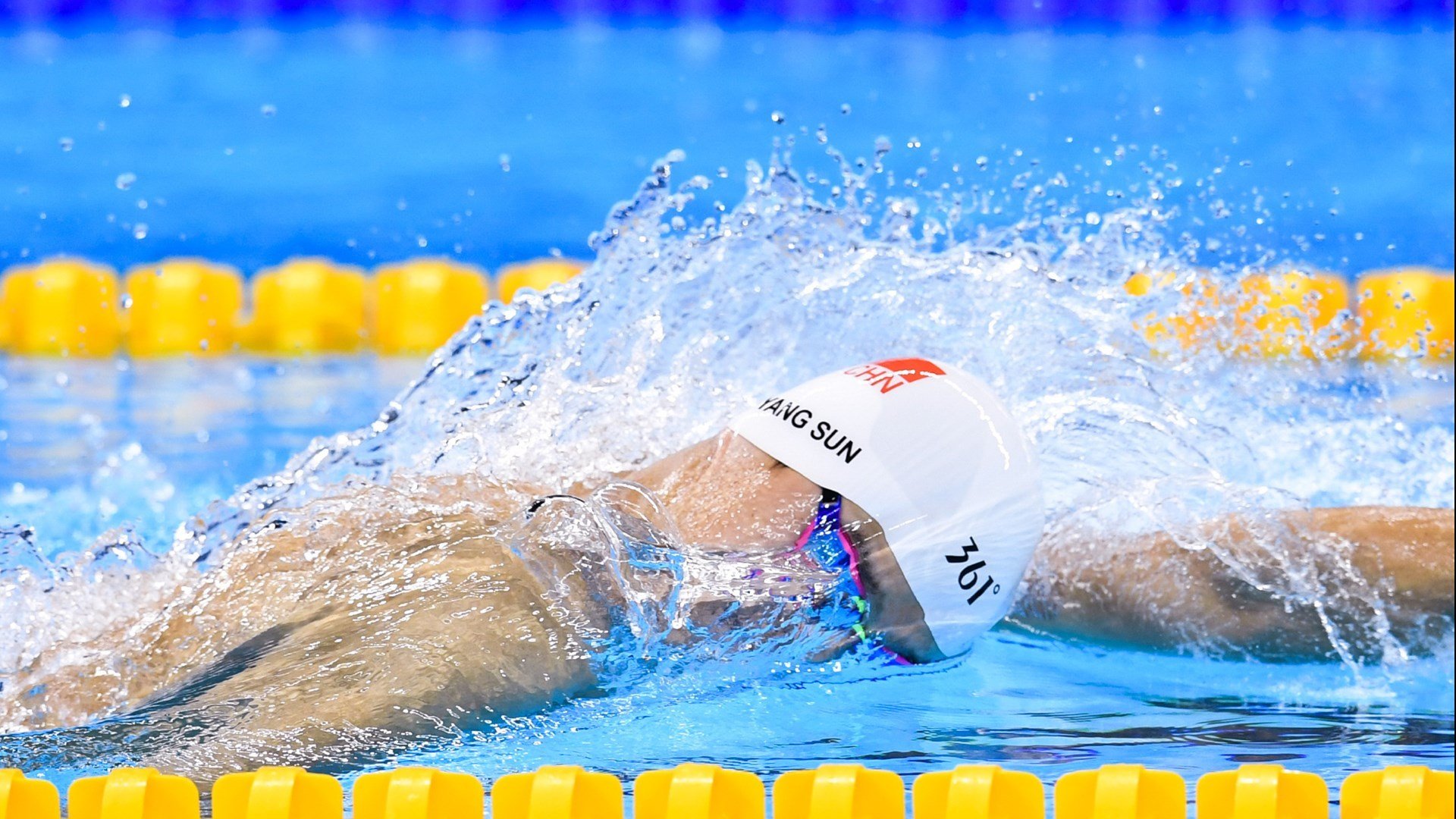 足球+智能硬件结合，比赛装备科技感十足，足球技术展示